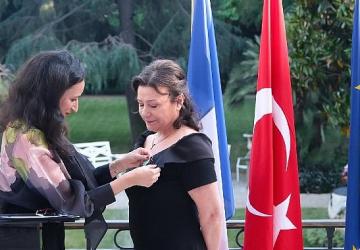 Doç. Dr. Leman Figen Yılmaz'a Fransa'dan Sanat ve Edebiyat Şövalyesi Nişanı