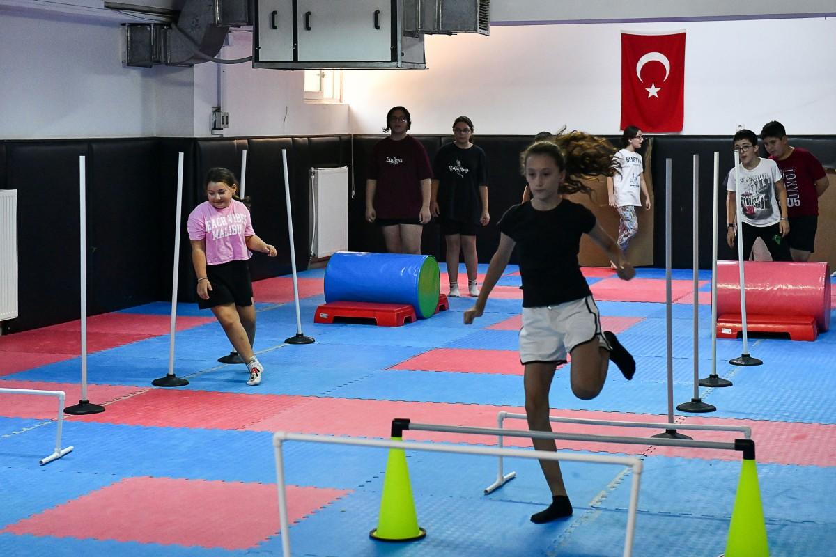 Başkentli minikler ABB yaz okullarında hem eğlendi hem öğrendi Başkentli minikler ABB yaz okullarında hem eğlendi hem öğrendi