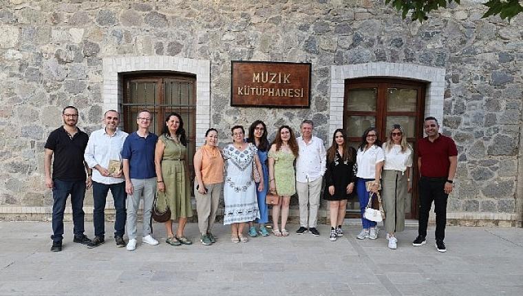 Büyükşehir'in yazarlık atölyesi 'Anlatılmayan Öyküler' kitabıyla ilk meyvesini verdi