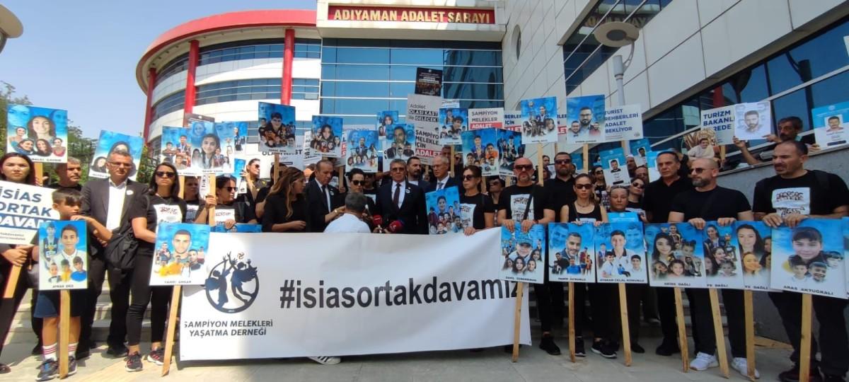 İsias Otel kamu görevlileri davası 6 Kasım’a ertelendi: Ailelerden adalet tepkisi - Videolu Haber İsias Otel kamu görevlileri davası 6 Kasım’a ertelendi: Ailelerden adalet tepkisi - Videolu Haber