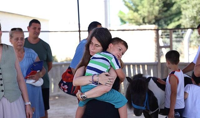 Başkan Denizli özel gereksinimli çocuklarla at çiftliği gezisinde buluştu