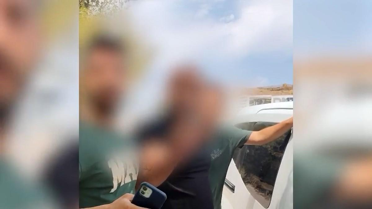 Adıyaman’da 35 yıl 11 ay hapis cezası bulunan firari yakalandı - Videolu Haber Adıyaman’da 35 yıl 11 ay hapis cezası bulunan firari yakalandı - Videolu Haber