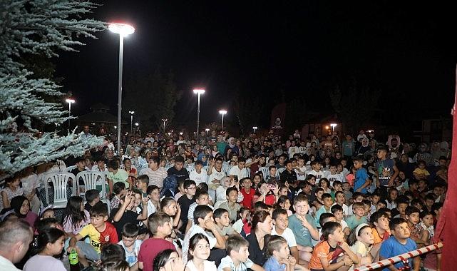 İnegöllü Çocuklar Karagöz'le Buluştu İnegöllü Çocuklar Karagöz'le Buluştu