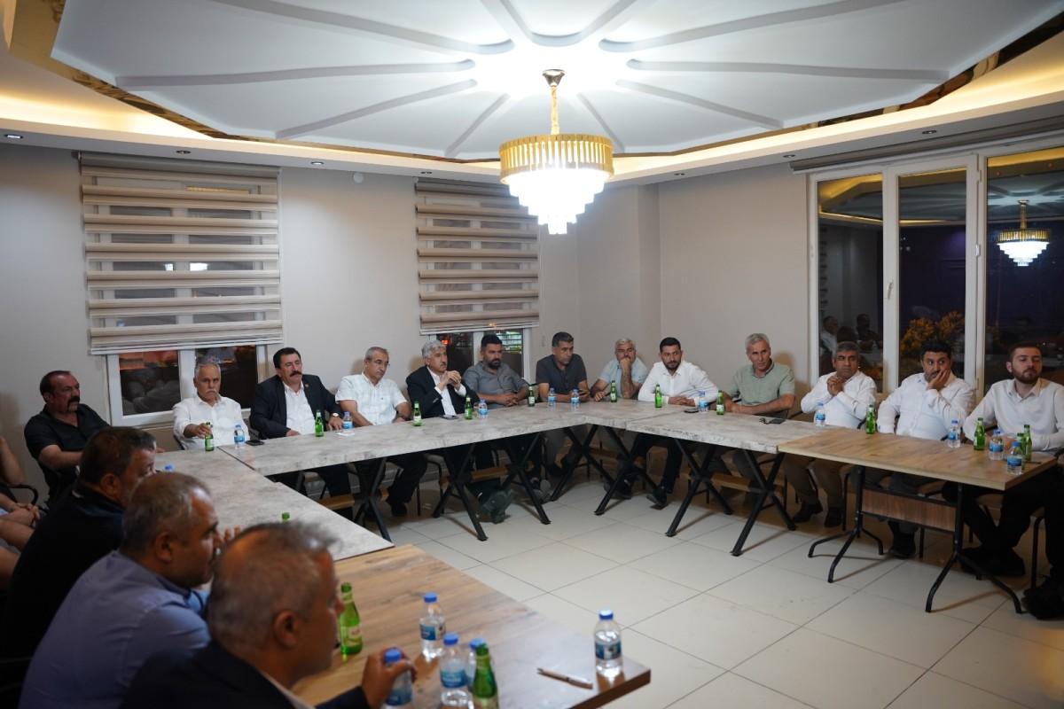 Başkan Hallaç, mahalle muhtarlarıyla iştişare toplantısında buluştu Başkan Hallaç, mahalle muhtarlarıyla iştişare toplantısında buluştu