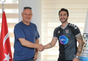 Burhaniyeli gol kralı yuvaya döndü