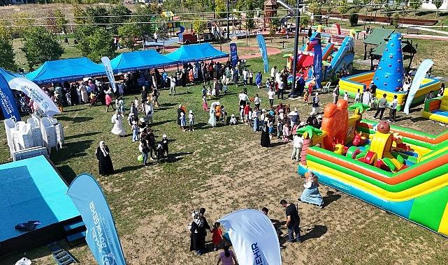 Gölcük Millet Bahçesi çocuk kahkahalarıyla şenlendi Gölcük Millet Bahçesi çocuk kahkahalarıyla şenlendi