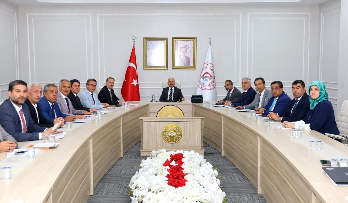 Adıyaman’da 2024-2025 Eğitim-Öğretim Yılı Yıl Sonu Değerlendirme Toplantısı gerçekleştirildi Adıyaman’da 2024-2025 Eğitim-Öğretim Yılı Yıl Sonu Değerlendirme Toplantısı gerçekleştirildi