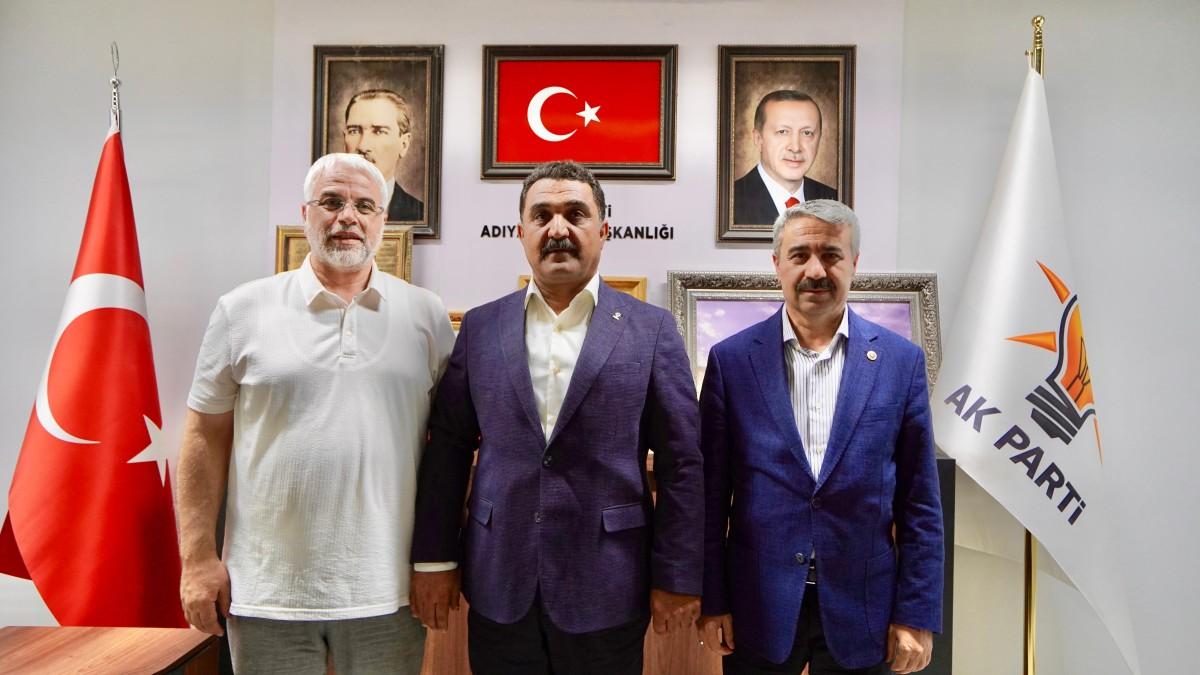 Yeniden Refah Partisi’nden AK Parti’ye geçti: İrfan Yıldız rozetini taktı Yeniden Refah Partisi’nden AK Parti’ye geçti: İrfan Yıldız rozetini taktı