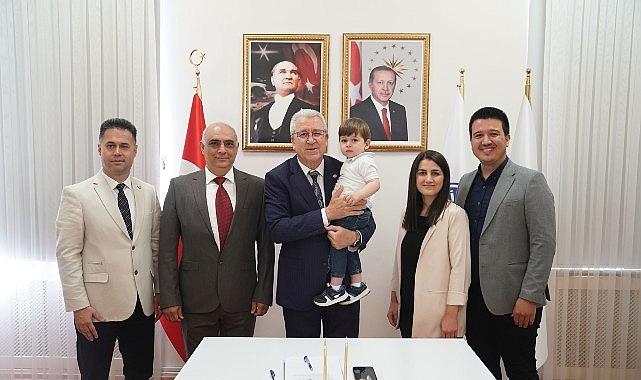 Ege Üniversitesi ortaklığında 'Yapay Zekâ Destekli Hibrit Biyomekanik Test Cihazı' geliştirildi Ege Üniversitesi ortaklığında 'Yapay Zekâ Destekli Hibrit Biyomekanik Test Cihazı' geliştirildi