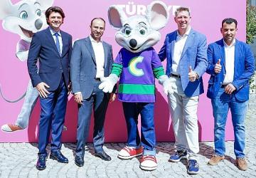 Küresel eğlence markası Chuck E. Cheese Türkiye pazarına giriyor