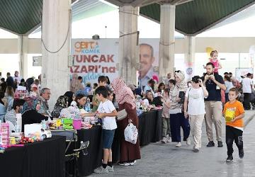 Çocuklar Genç KOMEK 2. El Oyuncak Pazarı İle Farkındalık Kazanıyor