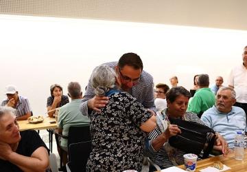 Yiğit, Cemevine konuk oldu, hayır lokmasını paylaştı