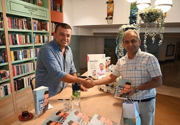 Saffet Yenigün yeni kitabını okuyucuyla buluşturdu