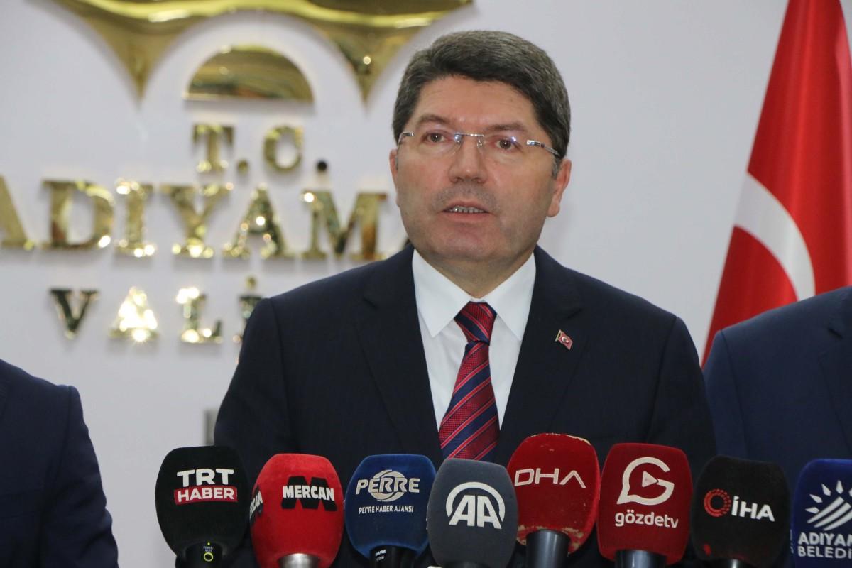 Balıkesir depreminde yıkılan binayla ilgili 2 kişi gözaltına alındı Balıkesir depreminde yıkılan binayla ilgili 2 kişi gözaltına alındı