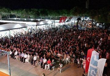 Altınova'nın Cazibe Merkezi: Sahil Gece Pazarı Yeni Yüzüyle Açıldı...
