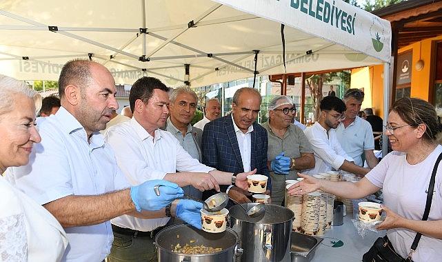 Osmangazi'de aşure kazanları kardeşlik için kaynadı Osmangazi'de aşure kazanları kardeşlik için kaynadı