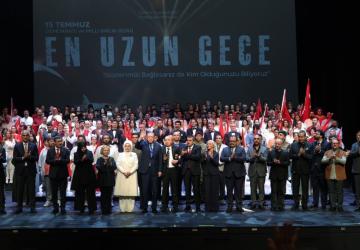 Erdoğan ‘En Uzun Gece’ temsiline katıldı: 15 Temmuz’un destanı sahnede anlatıldı