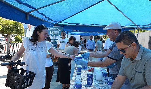 Antalya Büyükşehir Belediyesi geleneksel aşure ikramlarına başladı Antalya Büyükşehir Belediyesi geleneksel aşure ikramlarına başladı