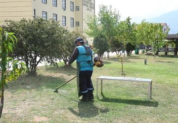 Kartepe Belediyesi'nden Yeni Eğitim Yılı Öncesi Okullarda Yoğun Mesai