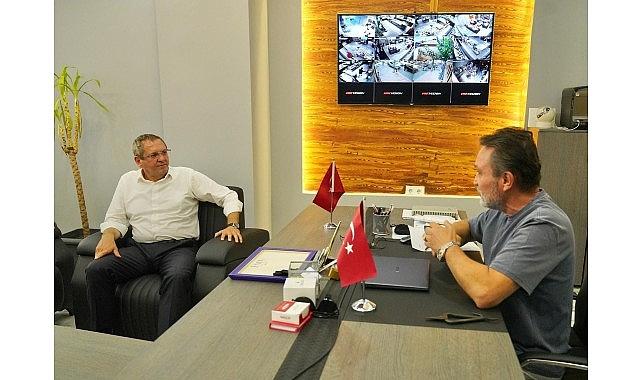 Başkan Mesut Ergin'den Altınova'ya Ziyaret Başkan Mesut Ergin'den Altınova'ya Ziyaret