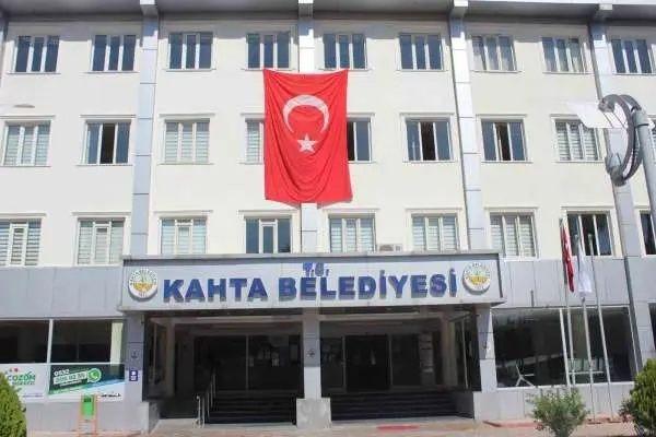 Kahta Belediyesi’nden su tasarrufu çağrısı Kahta Belediyesi’nden su tasarrufu çağrısı