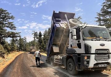 Büyükşehir Belediyesi'nden Toroslar'a asfalt