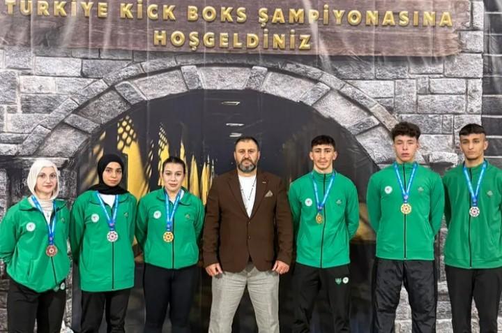 Konya Meram’dan Millî Kick Boksçulara Güçlü Destek Konya Meram’dan Millî Kick Boksçulara Güçlü Destek