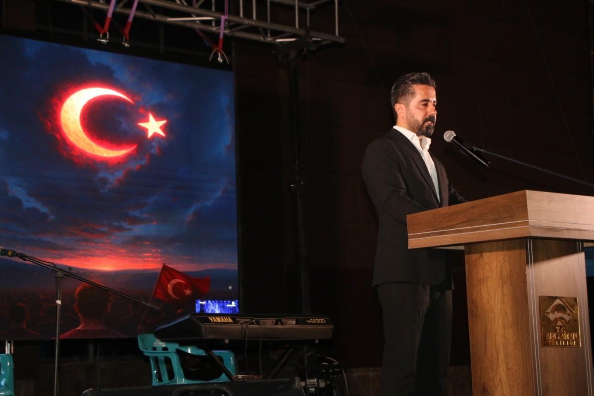 Ufuk Bayır’dan dikkat çeken konuşma: ‘Egemenlik milletindir, asla da başka bir güce devredilemez’ - Videolu Haber Ufuk Bayır’dan dikkat çeken konuşma: ‘Egemenlik milletindir, asla da başka bir güce devredilemez’ - Videolu Haber
