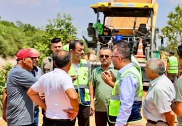 Denizli’de Kırsal Mahallelere Asfalt Desteği Sürüyor