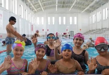Büyükşehir’den Her Yaşa Yüzme İmkanı