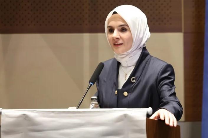 Bakan Göktaş’tan YKS Çıkışında Çimen’e Tebrik Telefonu Bakan Göktaş’tan YKS Çıkışında Çimen’e Tebrik Telefonu