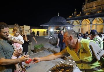 Mevlit Gecesi'nde Kandil Simidi ve Şerbet Dağıtıldı