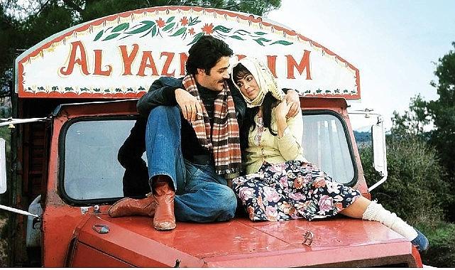 Kervansaray Arkasında Açık Havada Sinema Keyfi Kervansaray Arkasında Açık Havada Sinema Keyfi