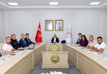 Vali Yardımcılarıyla deprem konutları ve altyapı hizmetleri değerlendirildi