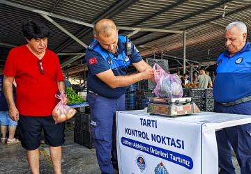 Yenişehir Belediyesi semt pazarlarında denetimlerini sürdürüyor