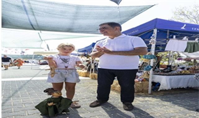 Başkan Tugay, Oyuk Festivali'nde yurttaşlarla buluştu Başkan Tugay, Oyuk Festivali'nde yurttaşlarla buluştu