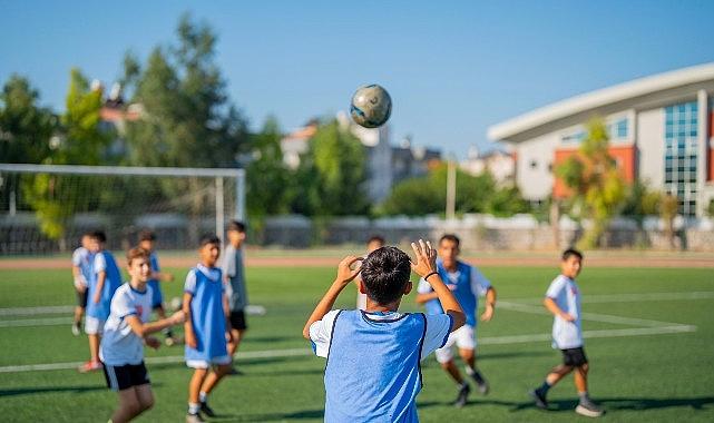 Milas Belediyesi Yaz Futbol Okulu'nda Antrenmanlar Devam Ediyo