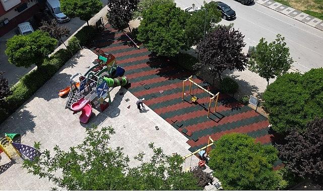 İnegöl'de 7 Mahallede 22 Parkın Zemini Yenileniyor İnegöl'de 7 Mahallede 22 Parkın Zemini Yenileniyor