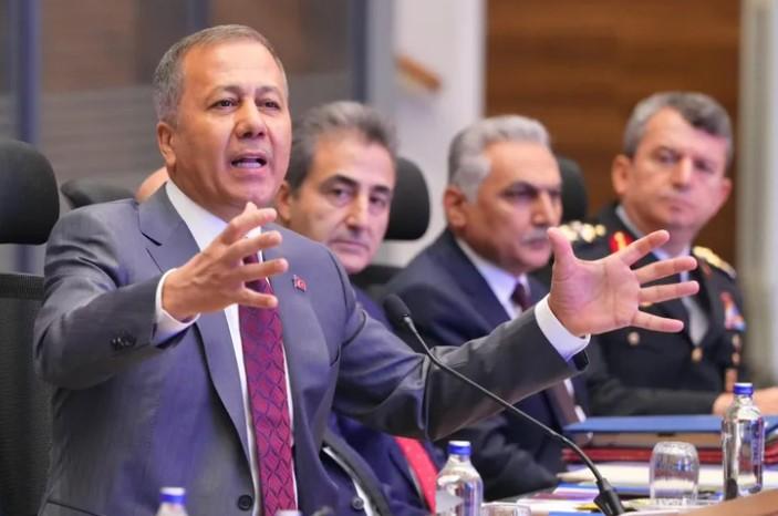 Bakan Yerlikaya, Valilerle Hayvan Hakları ve Trafiği Görüştü Bakan Yerlikaya, Valilerle Hayvan Hakları ve Trafiği Görüştü