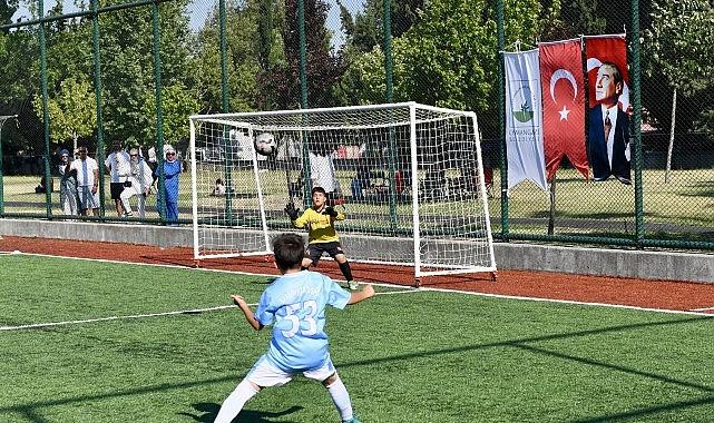 Yıldız Cup 2025 Futbol Turnuvası'nda kupalar sahiplerini buldu Yıldız Cup 2025 Futbol Turnuvası'nda kupalar sahiplerini buldu