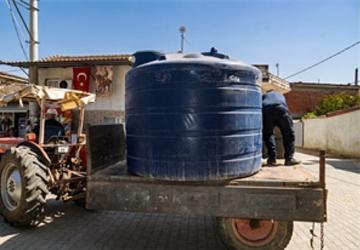 Büyükşehir yanan köylere can suyu oluyor