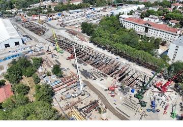 Metro tünelini açacak dev köstebekler geldi!