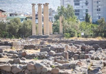 Başkan Tugay Smyrna kazılarını inceledi