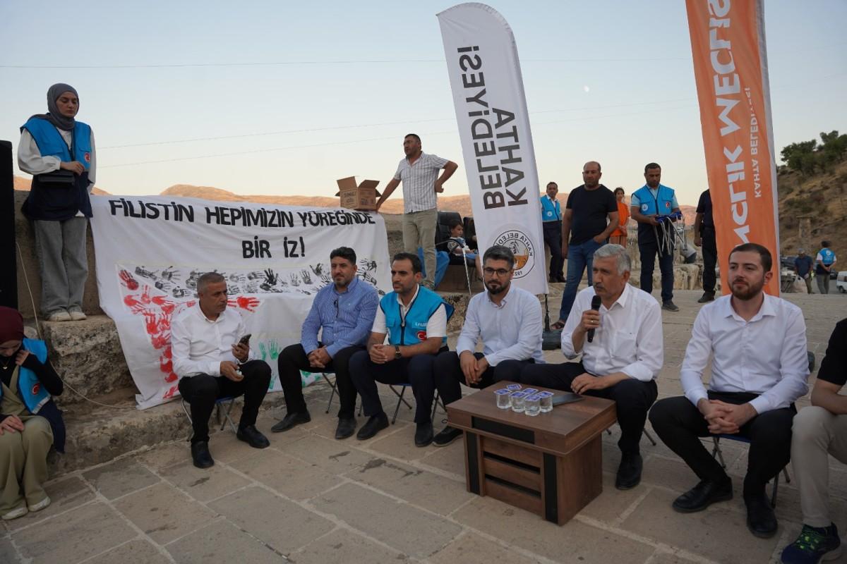 Başkan Hallaç, Cendere Köprüsü’nde gençlerle buluştu Başkan Hallaç, Cendere Köprüsü’nde gençlerle buluştu