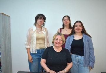 Egeli öğrencilerden “Küçük Eller, Büyük Hayaller" projesi ile eğitime destek