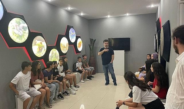 Minik kaşifler Bornova'da bilimin izinde