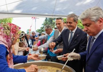 Sakarya’da Aşure Bereketi: Bir Günde 15 Bin Kişiye Ulaştı