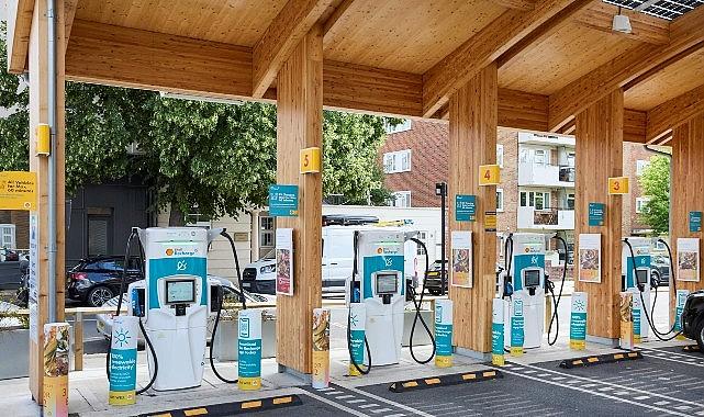 Shell & Turcas rekor şarj talebiyle yıl sonu soket hedefini 1000'e çıkardı Shell & Turcas rekor şarj talebiyle yıl sonu soket hedefini 1000'e çıkardı