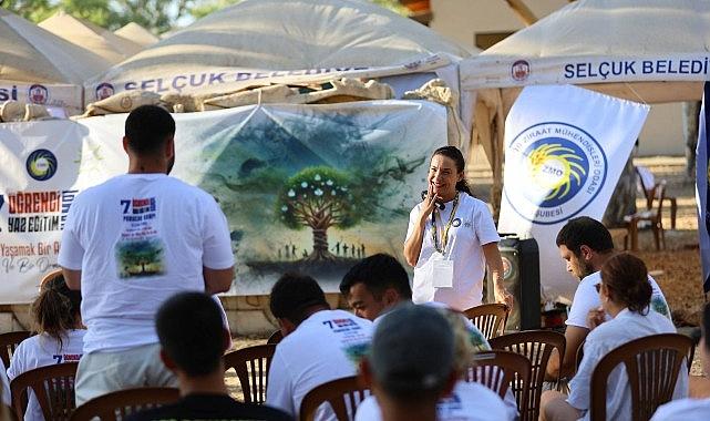 Başkan Sengel Gençlere Efes Tarlası Yaşam Köyü'nü anlattı