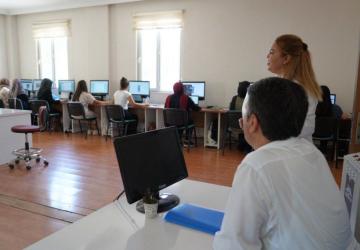 Adıyamanlı gençler, belediyenin kursuyla zabıt katipliği sınavına hazırlanıyor